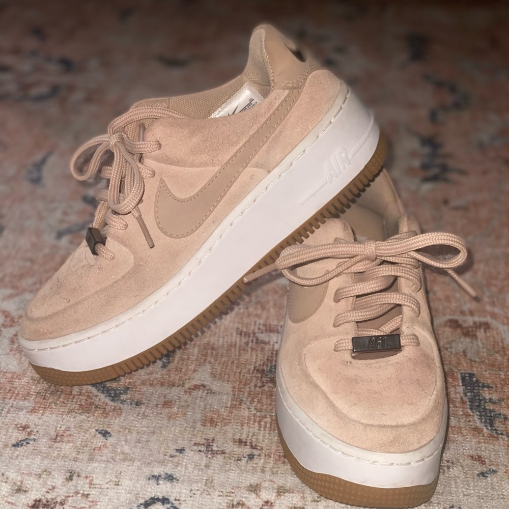 Nike Airforce 1’s Sage Low